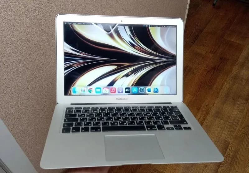 Apple MacBook Air 13» (2017) в отличном рабочем состоянии. — Батуми — 390 ₾