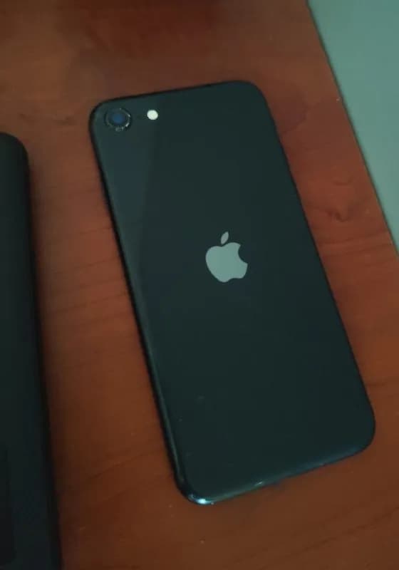 iPhone SE 2020 — Батуми — 200 ₾