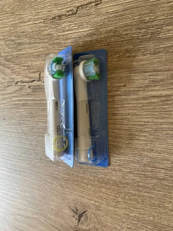 2 насадки для зубной щетки Oral-B за 30 Gel. — Тбилиси — 30 ₾