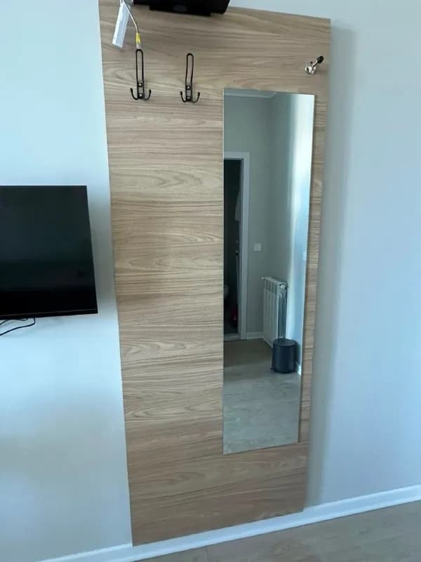 210×80, как поле битвы для твоего гардероба. — Батуми — 200 ₾
