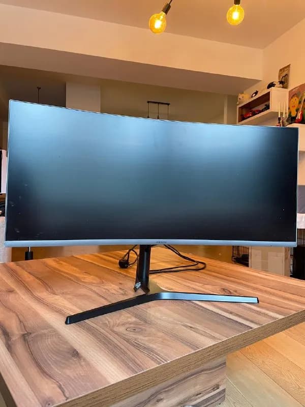 1. Монитор Samsung 21×9 3440×1440 widescreen изогнутый 34», 100hz. 1200 GEL. — Тбилиси — 1200 ₾