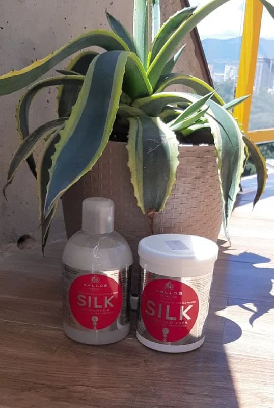 Kallos Cosmetics — Шампунь Silk для сухих и тусклых волос 1л, Маска Silk для волос с кератином и экс — Тбилиси — 60 ₾