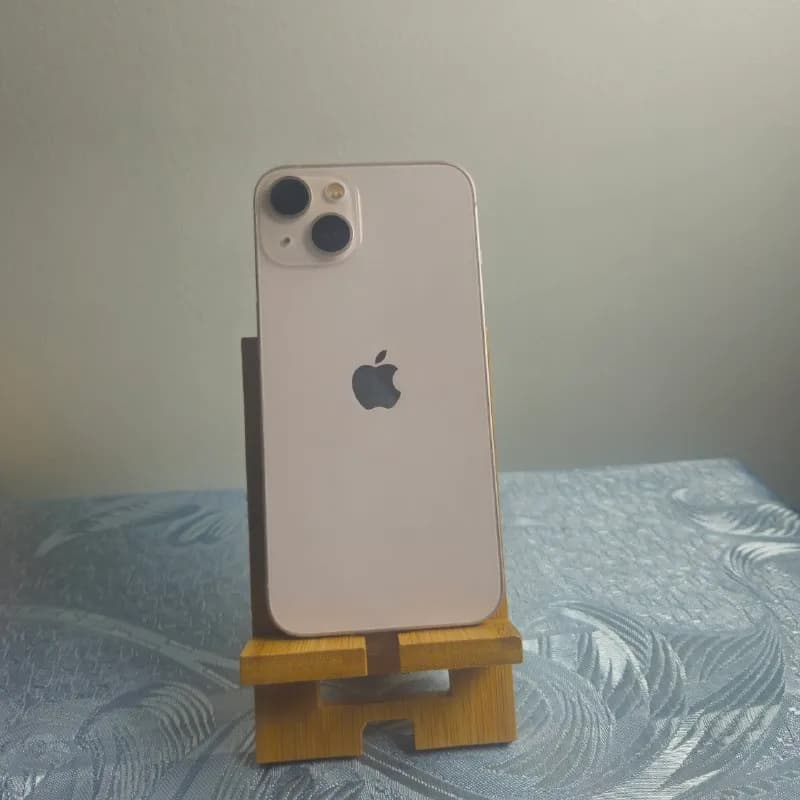 iphone 13, айфон 13 обычный 128 гб. Почти как новый. Только на экране 3 царапки есть которые видн — Тбилиси — 650 ₾