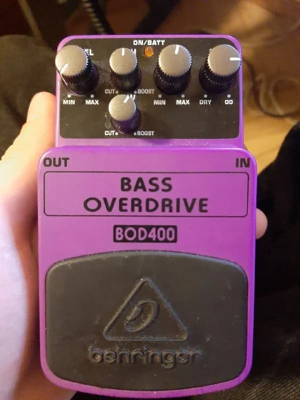 Behringer HA400, bass overdrive, 80 лари, торг, все работает, использовалась нечасто — Тбилиси — 80 ₾