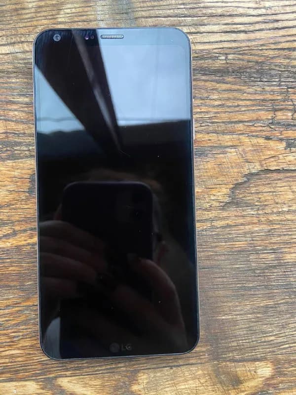 LG Q6a 16 GB — Тбилиси — 200 ₾