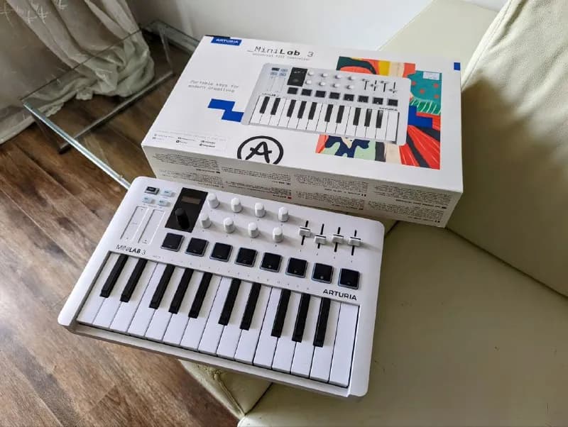 MIDI-клавиатуру Arturia MiniLab 3. Состояние новой вещи, была куплена в январе для курсов по написан — Тбилиси — 310 ₾