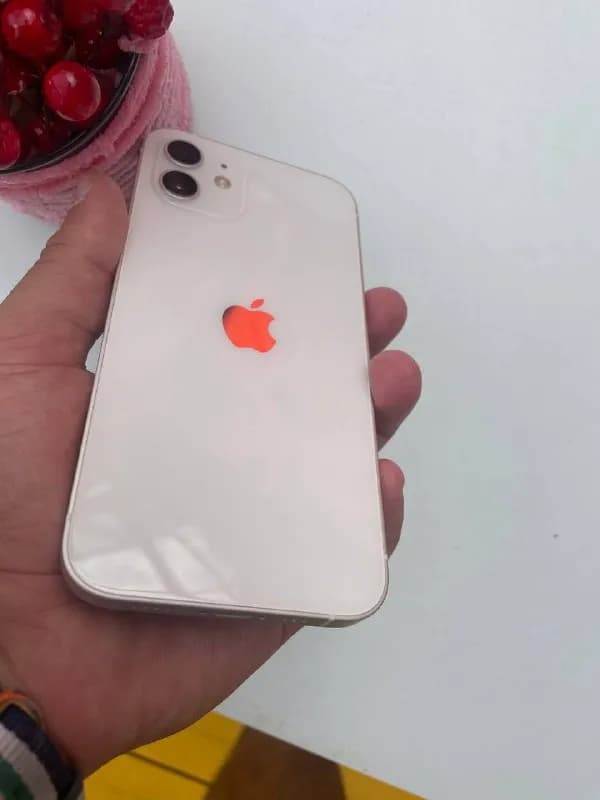 12 (IPhone 12) состояние нового, пользовался меньше полугода. — Тбилиси — 1300 ₾