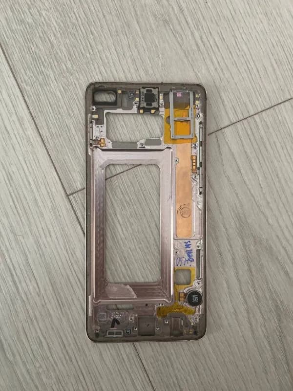 Samsung Galaxy S10 Plus (В сборе) — Батуми — 50 ₾