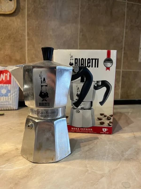 Bialetti Moka Express — 70 лари. — Тбилиси — 70 ₾