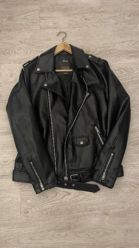 Косуха Pull and Bear, размер M 38, новая — Тбилиси — 150 ₾