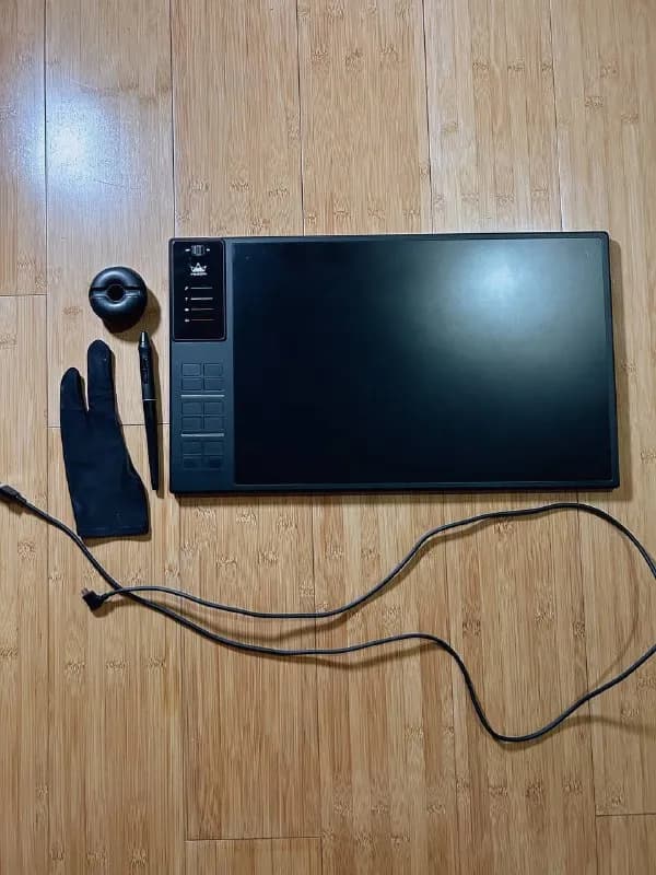 HUION WH1409 v2 в хорошем состоянии, обладает большой рабочей областью (350×220 мм). 10 сменных нако — Тбилиси — 440 ₾