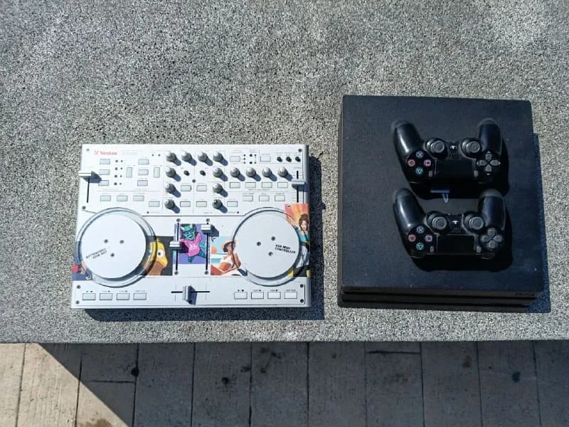 dj controller vestax vci-100 ЗА 150 Лари — Батуми — 150 ₾