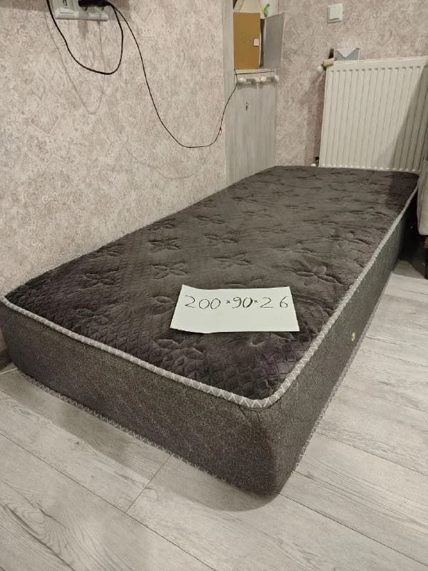 200×90×26, двусторонний, одна сторона мягкая другая чуть пожесче, очень комфортный, брал за 450, отд — Тбилиси