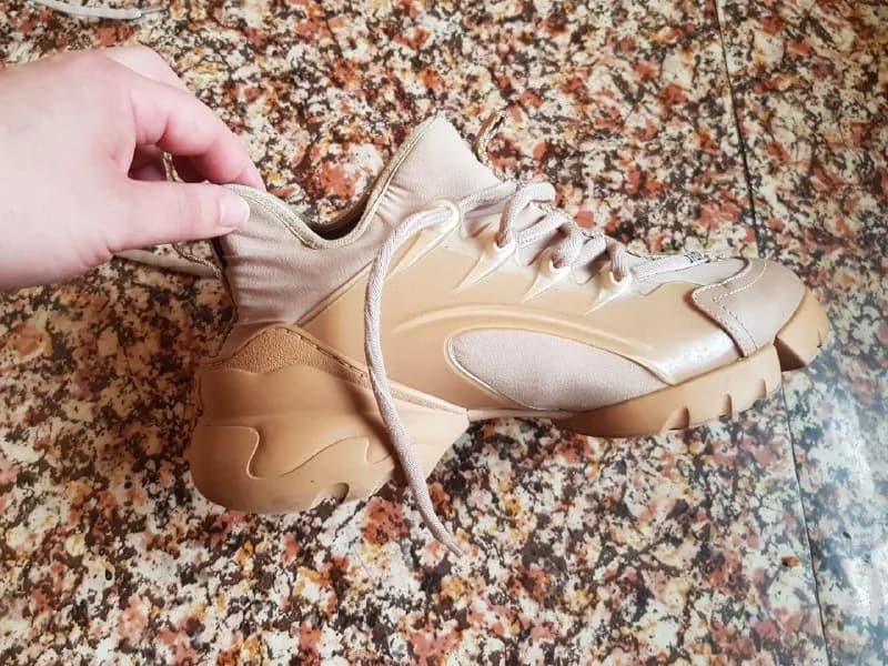 Dior disconnect 40й размер. На узкую стопу. Хорошо подходят для походов. Подвезу к любому удобн — Тбилиси — 55 ₾