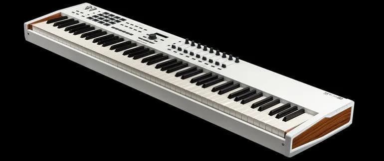 Arturia KeyLab 88 MKII Миди клавиатура с молоточковым механизмом клавиш, в отличном состоянии. — Тбилиси — 2,100 ₾