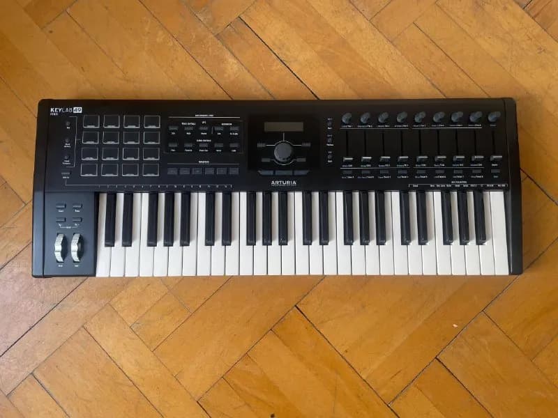 MIDI-клавиатуру Arturia KeyLab 49 MkII. — Тбилиси — 1 000 ₾