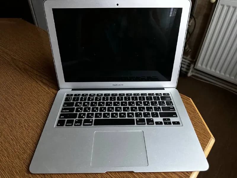Macbook air 2013 13.3 batterry needs a replacement, but works fine now, doesn’t last longer than 50 — Тбилиси — 350 ₾