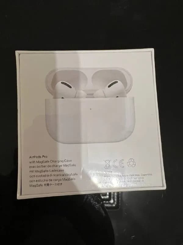 AirPods Pro новые, не распечатанные, люкс копия, идеально работают (пользуюсь сама) — Тбилиси — 50 ₾