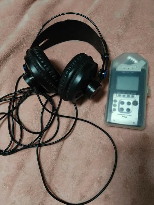 Zoom H4n + студийные наушники PreSonus HD7 (Батуми) — Батуми — 250 ₾