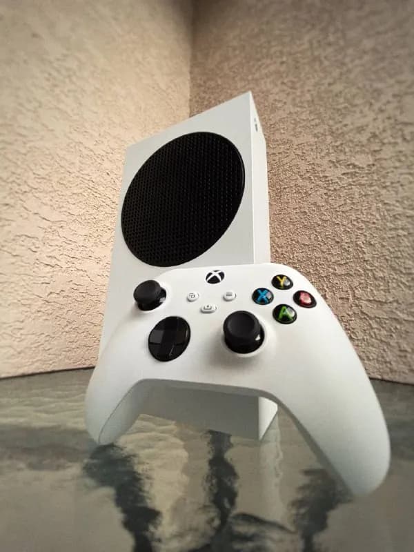 Xbox Series S с геймпадом — Тбилиси — 700 ₾