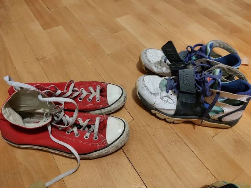 converse и nike. Потрёпанные, но можно носить. Размеры 42,5 и 42. — Тбилиси