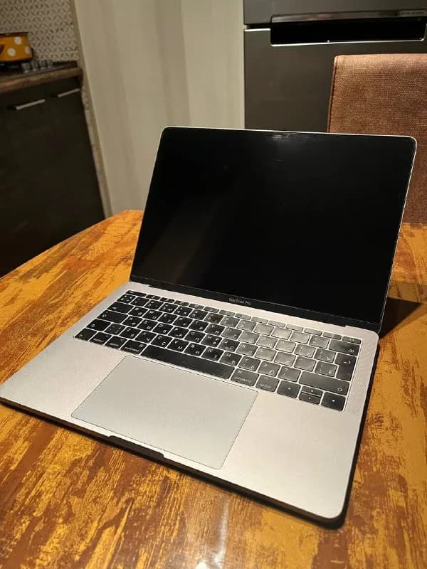 Macbook pro 2017, i5 2.3, 8, 512gb — Тбилиси — 1 200 ₾