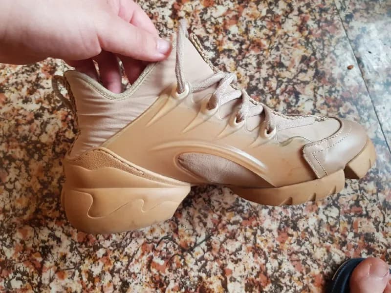 Dior D- connekt 40й размер. Отлично подходят как для походов так и для повседневной носки. Привезу — Тбилиси — 50 ₾