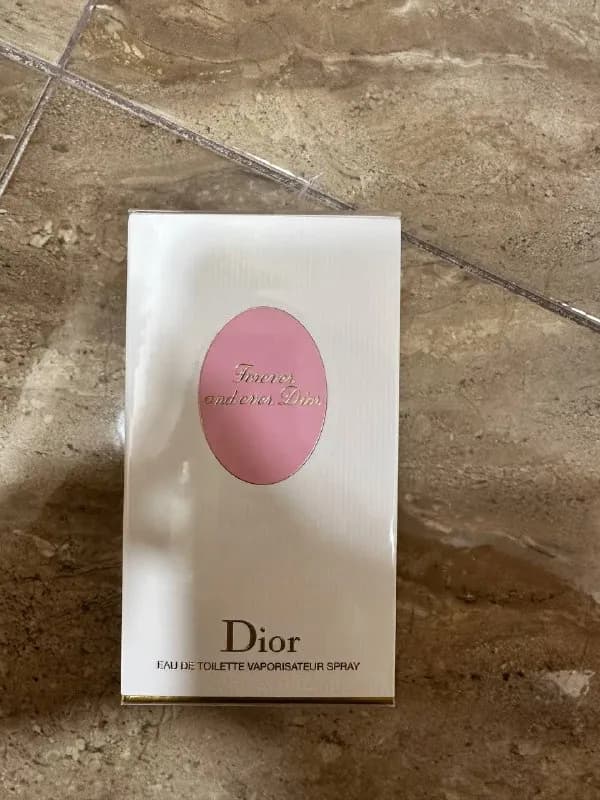 Dior Forever and Ever, 100 мл. Родители привезли в подарок, забыв, что я не пользуюсь. Куплено в Dut — Тбилиси — 250 ₾