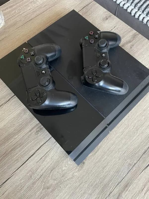 ps4, 400 лари, все проводы есть, кроме зарядки джойстиков, могу отдать альтернативу, аккаунт турция, — Тбилиси — 4 ₾