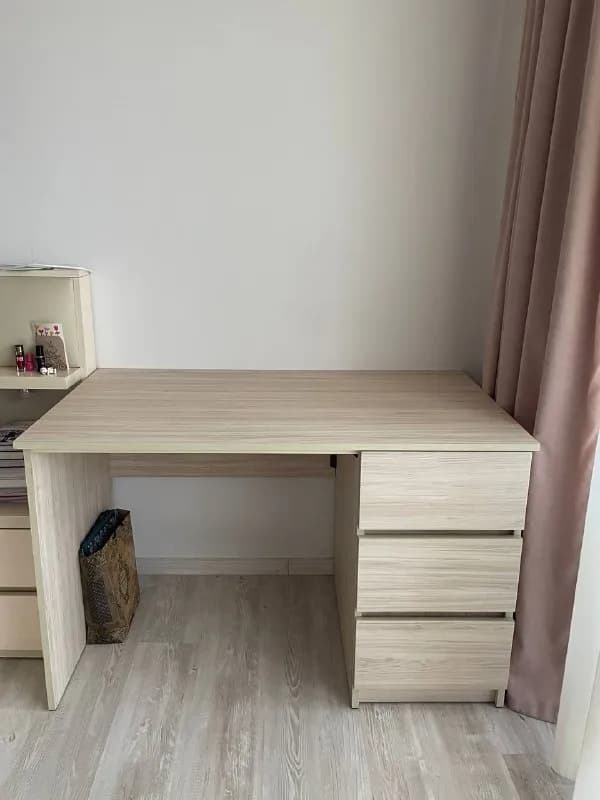 Письменный стол — Тбилиси — 250 ₾