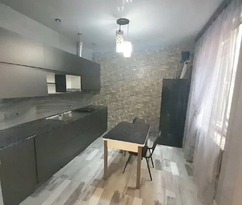 6 мая 92кв — Батуми — 160 $