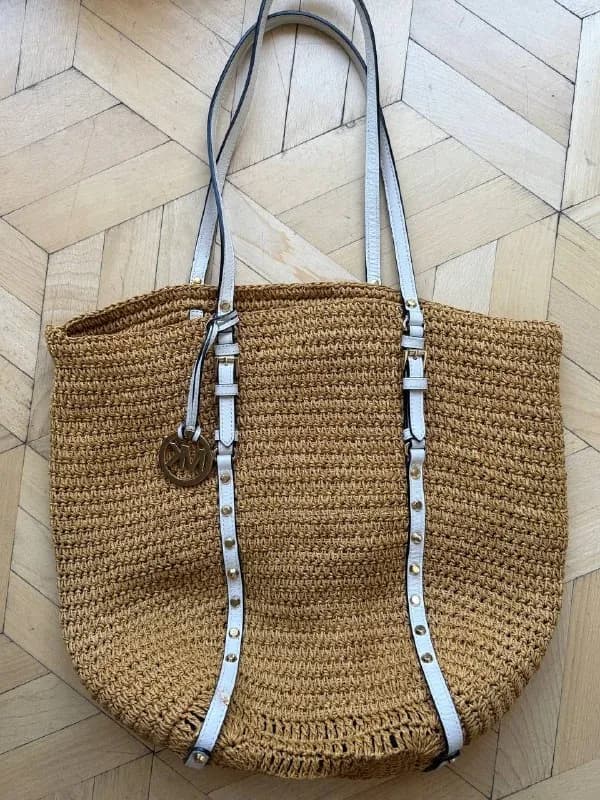 Michael Kors, оригинальные, состояние новой вещи каждые, цена каждой 100 лари — Тбилиси — 100 ₾