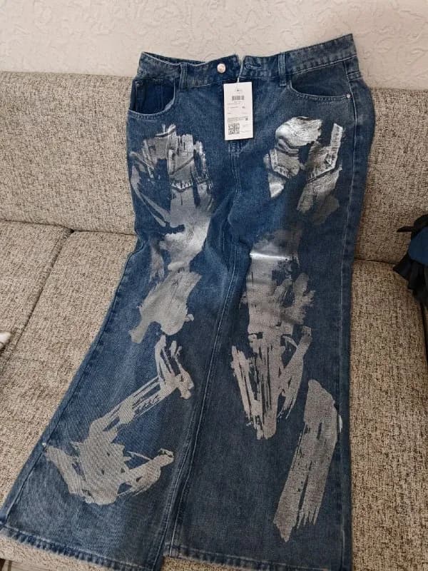 XL, но по факту больше подойдут кому-то худому и высокому — Тбилиси — 20 ₾