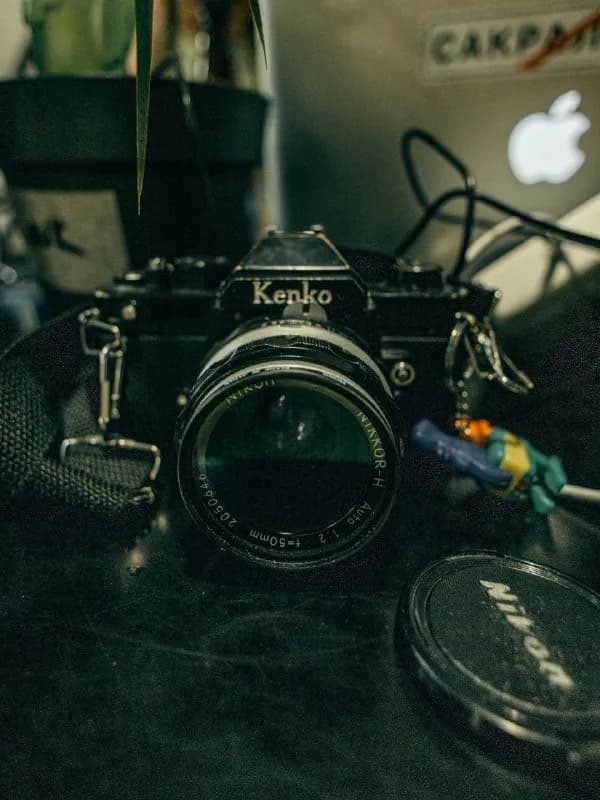 Kenko KF-1n с объективами Nikkor-H 1:2 50 mm и Nikkor 1:2.8 28 mm, также в комплекте уф фильтр. шторки — Тбилиси — 750 ₾