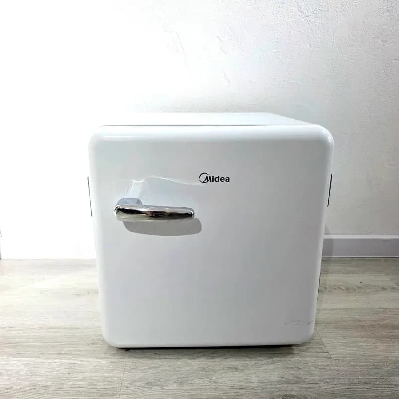 Midea, в состоянии нового, есть маленькая морозилка, помещается в кухонный гарнитур — Батуми — 250 ₾
