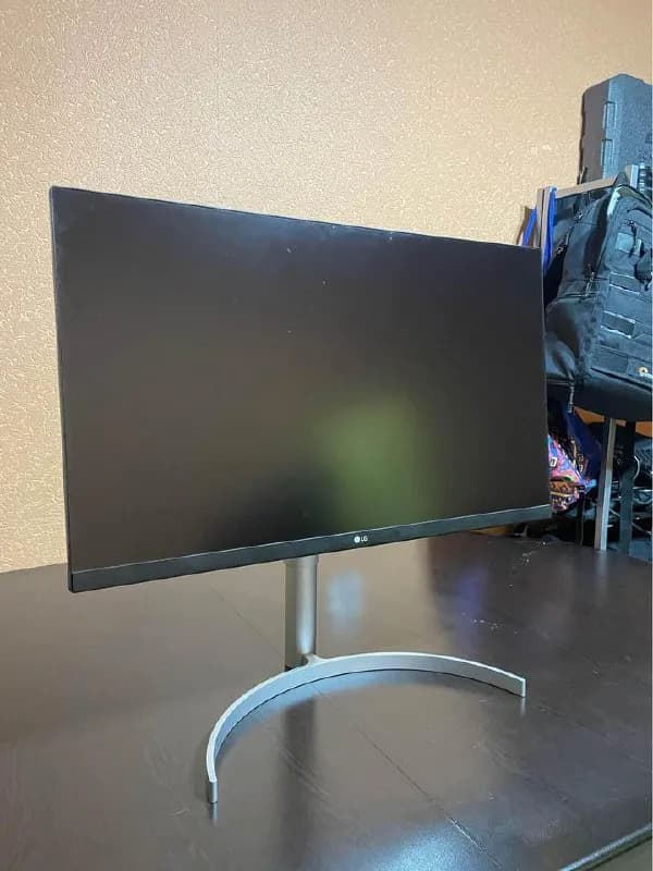 LG 27UL850 UHD monitor 4k IPS подходит для macbook (может заряжать macbook по usb-c кабелю) и для фо — Тбилиси — 1 250 ₾