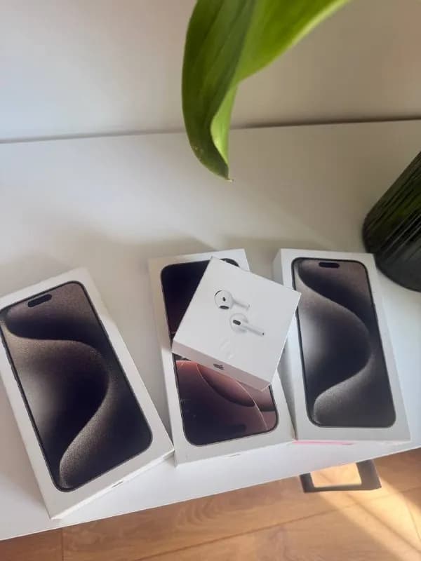 1. Коробки от iPhone оригинальные: 3 штуки (2 — 15 Pro Max, 1- 16 ProMax+ коробка от AirPods4. В хор — Батуми — 25 ₾