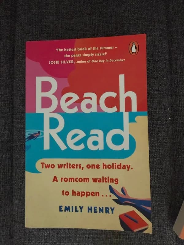 Beach read Emily Henry — Батуми — 15 ₾