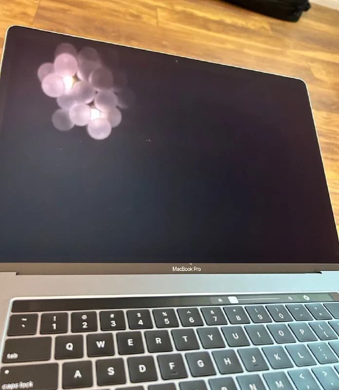 Macbook PRO 15» 2018 16GB, 256GB — $600 — Тбилиси — 600 $