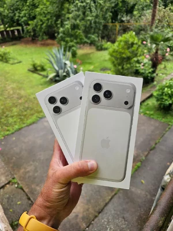 2 iPhone 17 Pro max 256 esim Silver (новые не активированные). С пломбами 3900, открытый 3800 (на та — Батуми