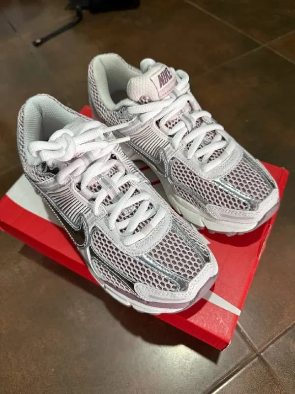 Nike Vomero 5, новые, была только примерка. Заказаны с официального сайта, размер eur 38, на стопу 2 — Батуми — 420 ₾