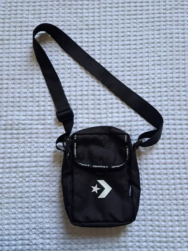 Converse — LARGE LOGO CROSSBODY в идеальном состоянии — Батуми — 35 ₾