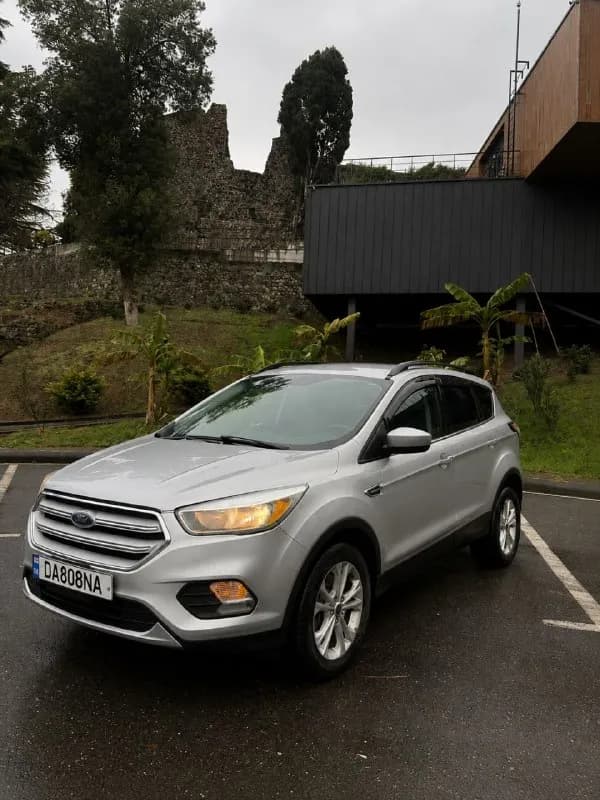 Ford Escape (Форд Эскейп), 2017 года выпуска. — Батуми — 6 000 $