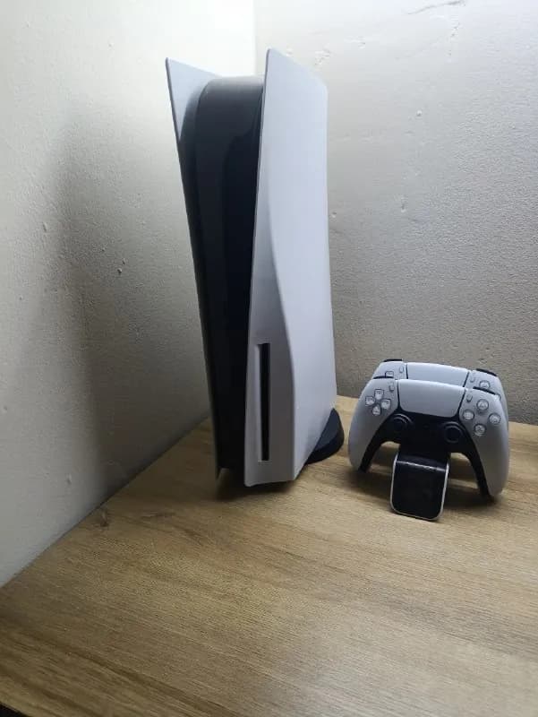 PS5 Fat (с дисководом) + 2 геймпада — Батуми — 1 250 ₾
