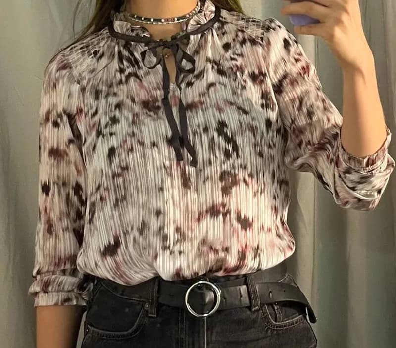1. Блузка VeraWang размер xs — 15 лари — Тбилиси — 15 ₾