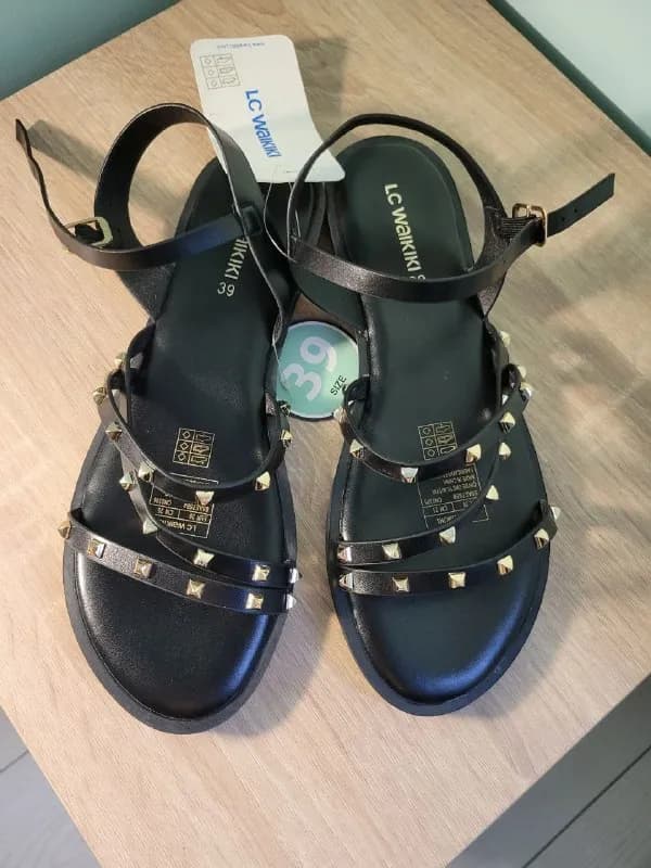 LC WAIKIKI. 39 размер (25 см) — Батуми — 25 ₾