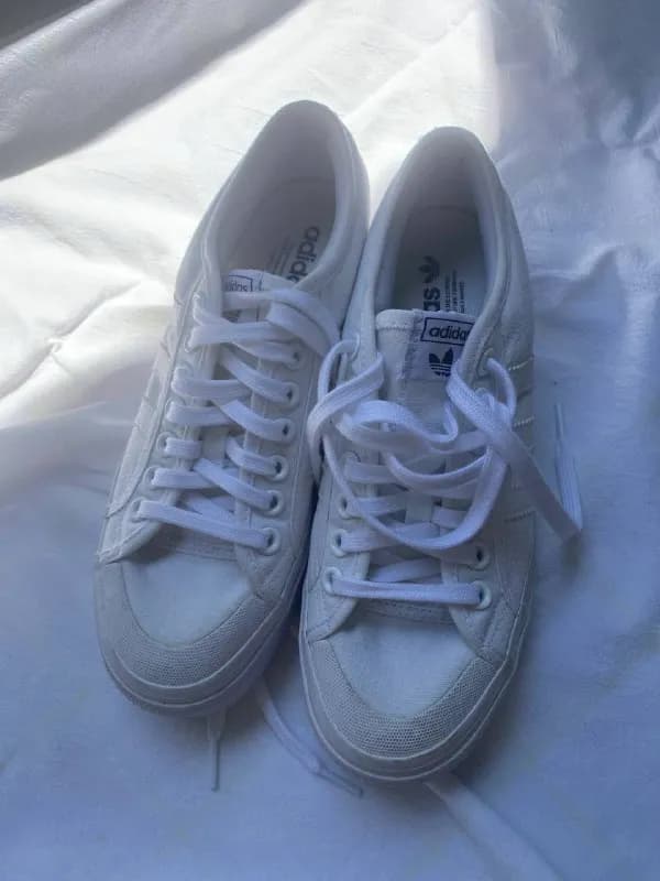 ADIDAS NIZZA, US 9.½ 26 cm по стельке. В носке не были, без коробки. 180 лари. Забирать на Марджан — Тбилиси — 180 ₾