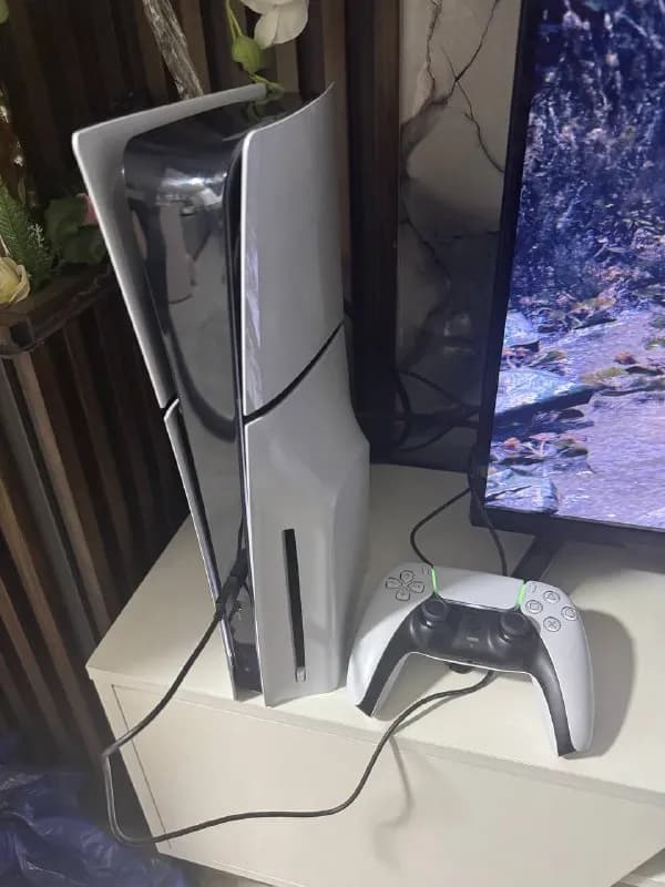 PlayStation 5 slim 1TB в идеальном состоянии с дисководом 1150 лари — Батуми — 1 150 ₾