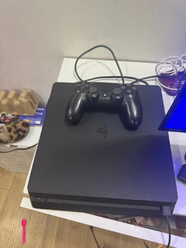 PlayStation 4 slim 400 лари — Батуми — 400 ₾