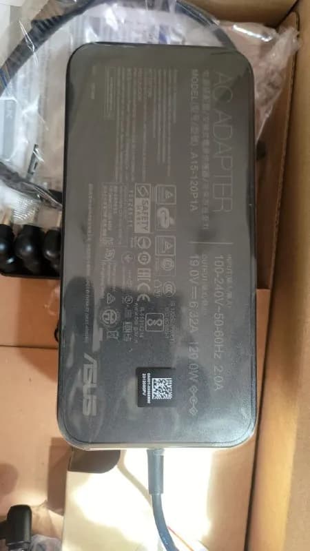 Asus, шли в комплекте с док-станцией. 35 GEL за один, 50 GEL за оба — Тбилиси — 35 ₾